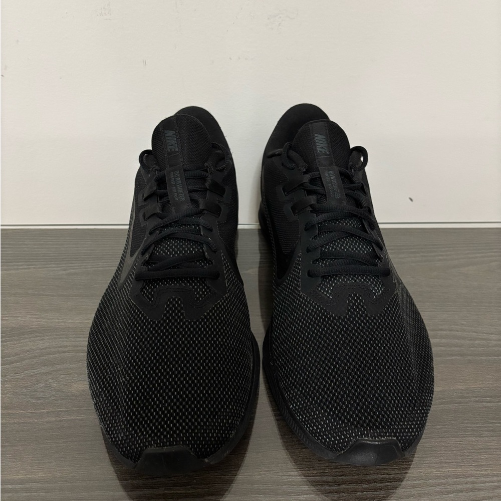 Nike Men's Black Athletic Sneakers